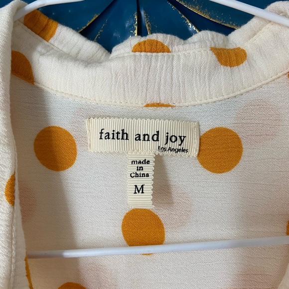 Faith and Joy Polka Dot Top Size Medium - Picture 4 of 10